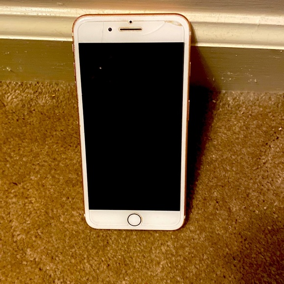 IPhone 7 plus in excellent condition...tiny little scratch on screen protector..